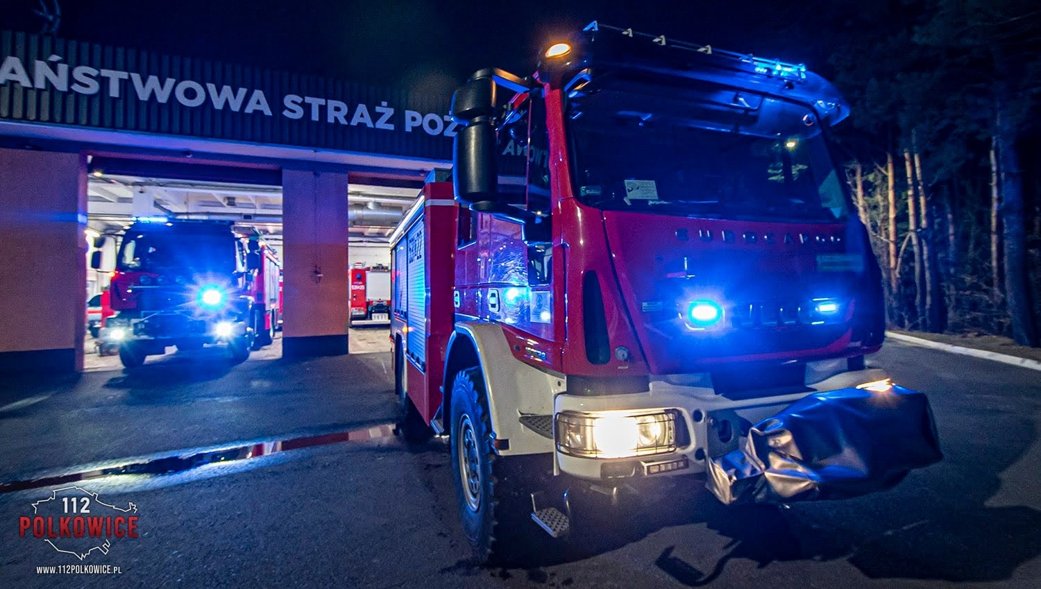 13 zastępów gasiło pożar w Szklarach Dolnych 